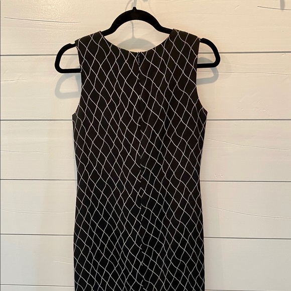 Dress - sleeveless - Picture 3 of 6